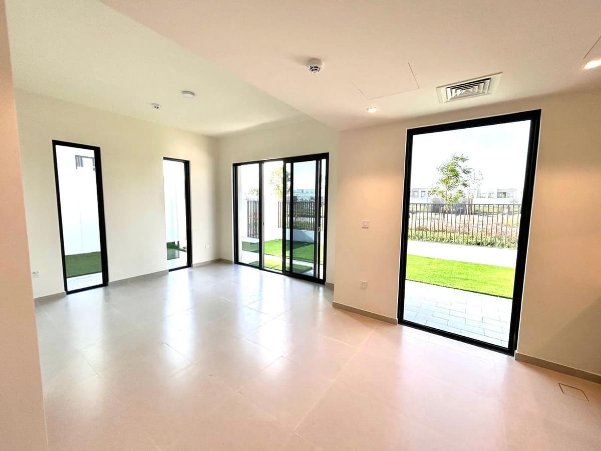 Dubai luxury property listing - Photo 1