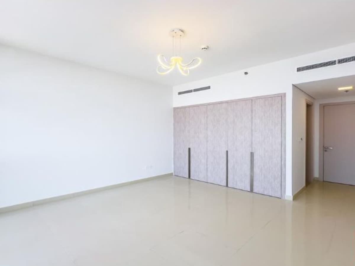 Dubai luxury property listing - Photo 2