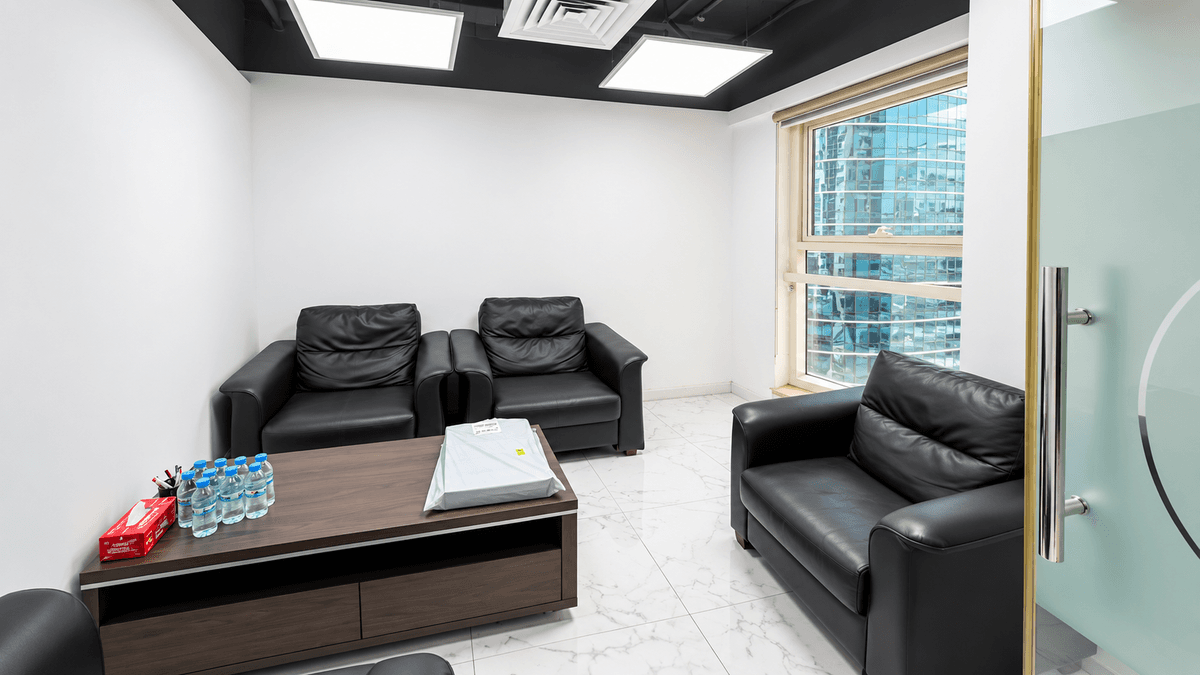 Dubai luxury property listing - Photo 2