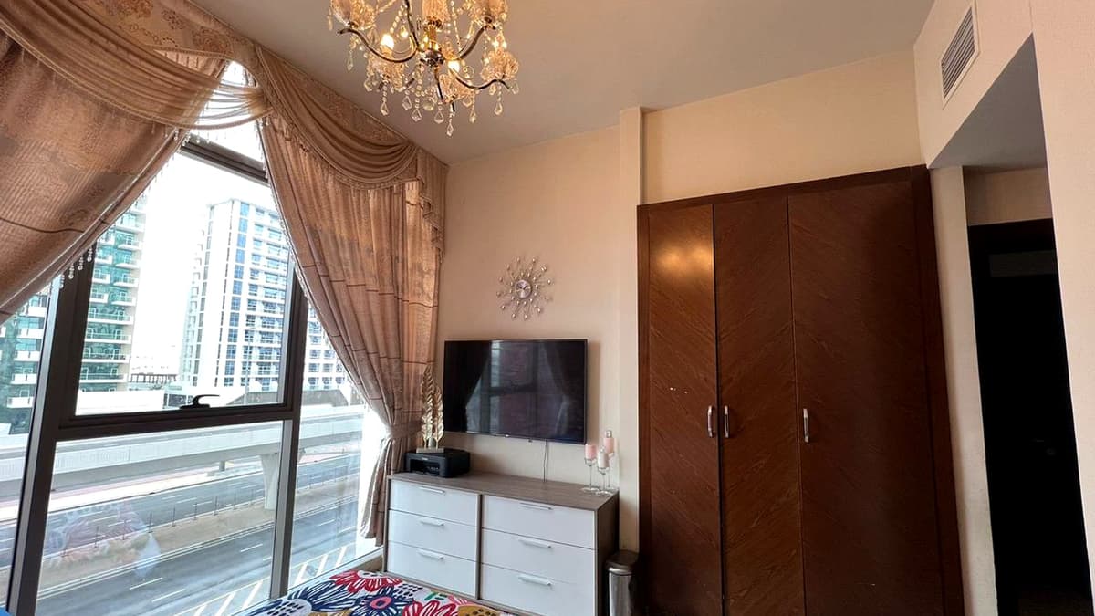 Dubai luxury property listing - Photo 3