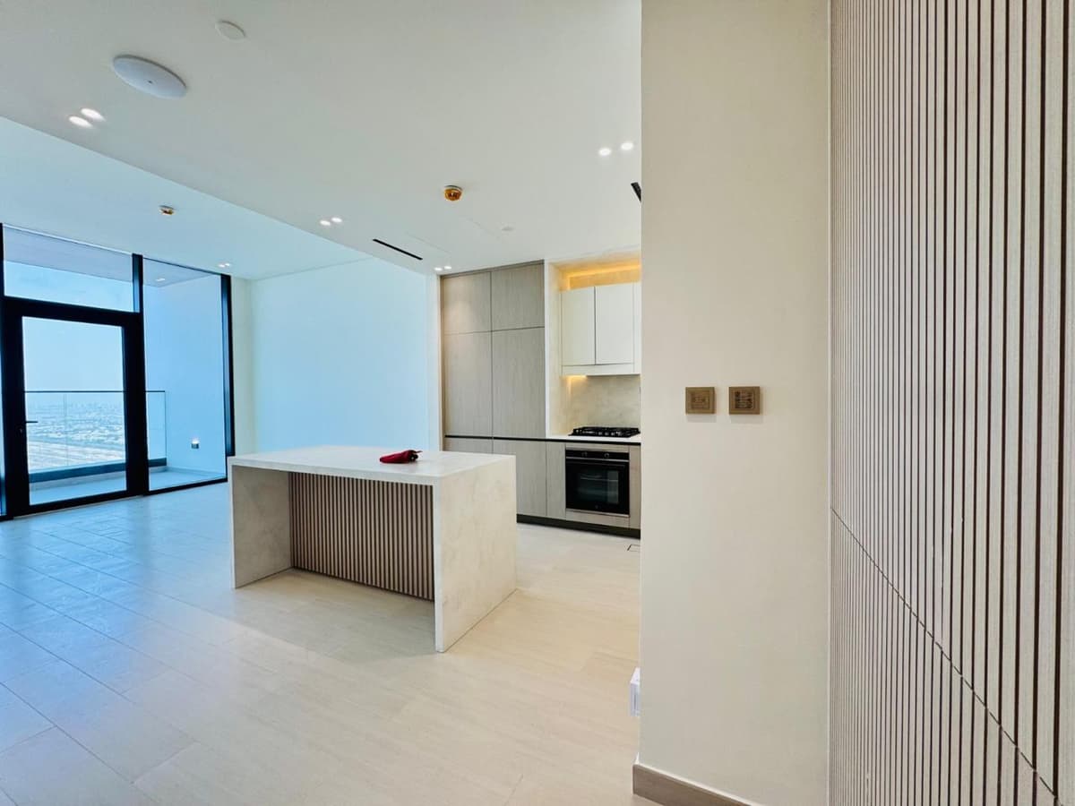 Dubai luxury property listing - Photo 4