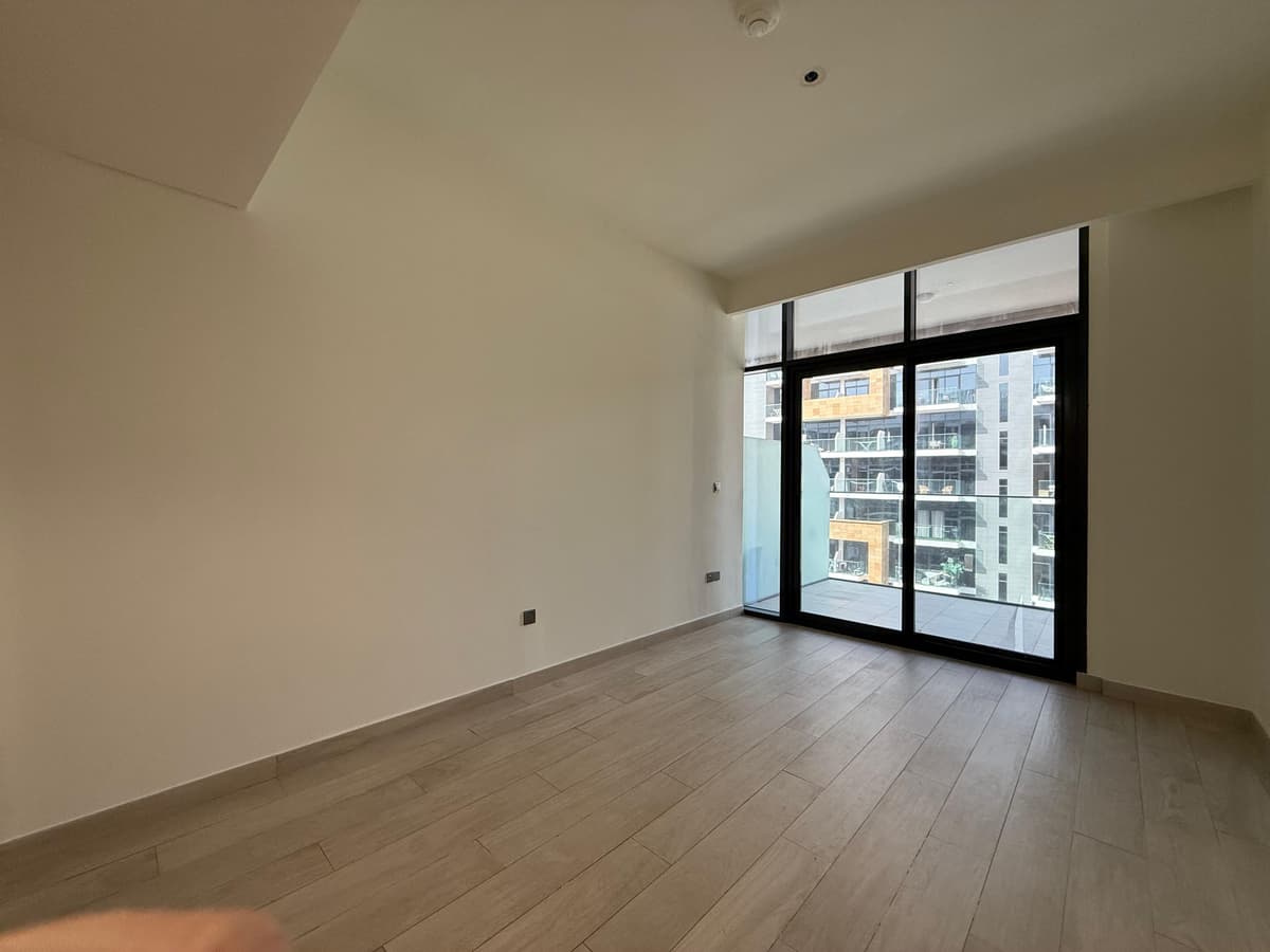 Dubai luxury property listing - Photo 2