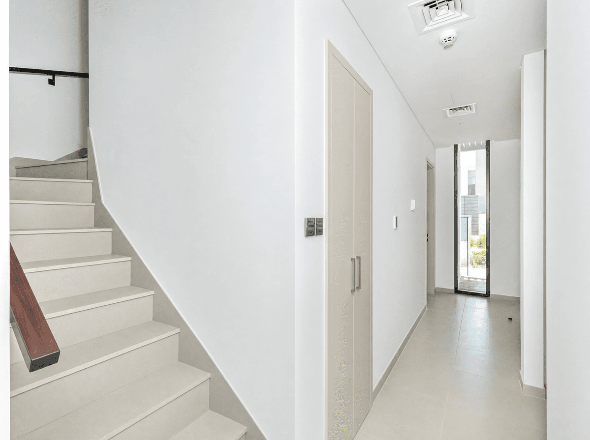 Dubai luxury property listing - Photo 3