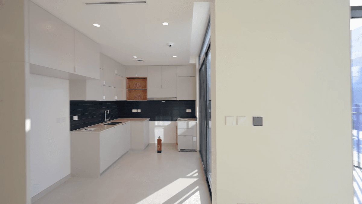 Dubai luxury property listing - Photo 3