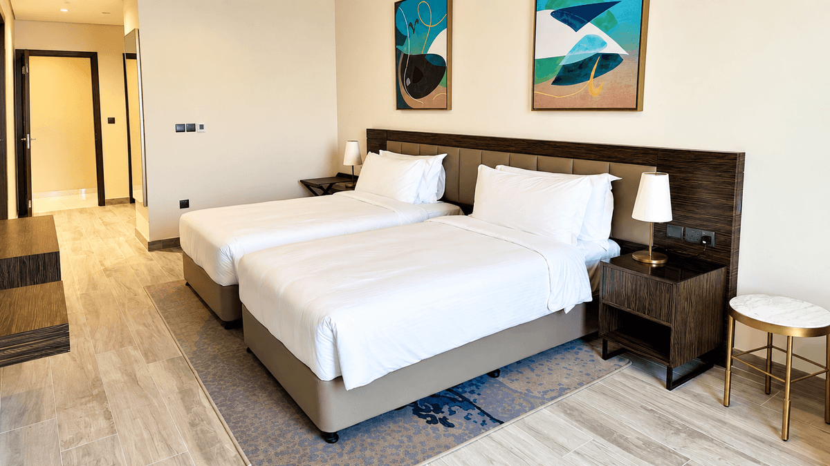 Dubai luxury property listing - Photo 2