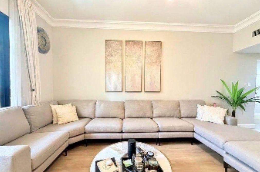 Dubai luxury property listing - Photo 2