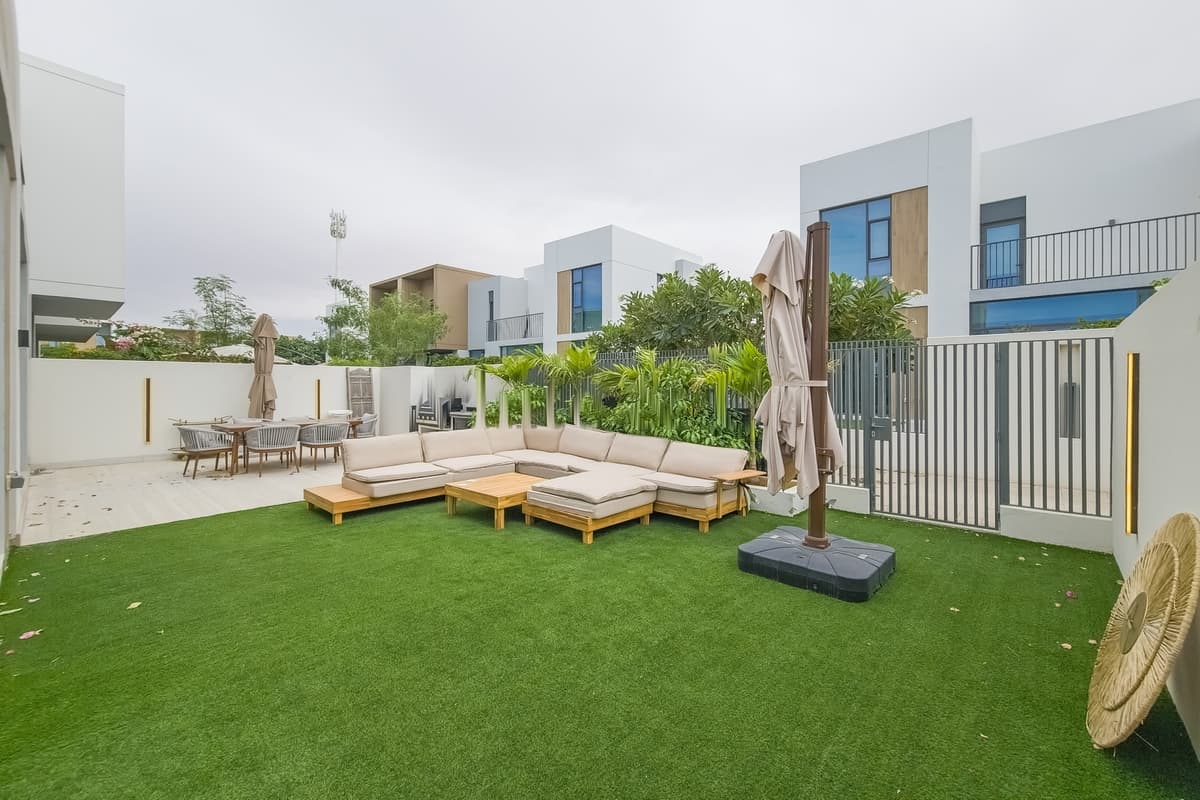 Dubai luxury property listing - Photo 4