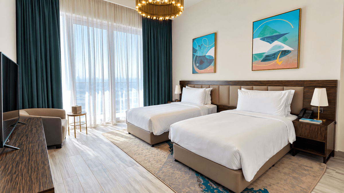 Dubai luxury property listing - Photo 2