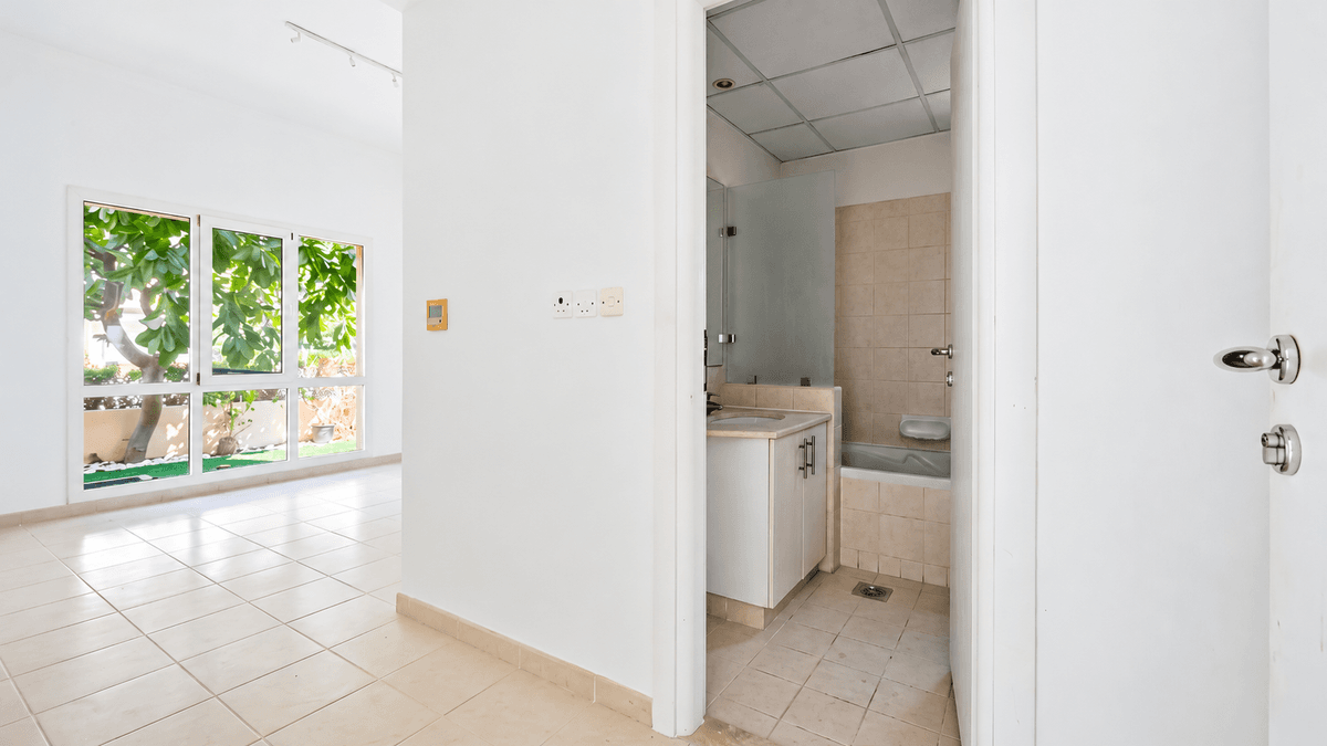 Dubai luxury property listing - Photo 4