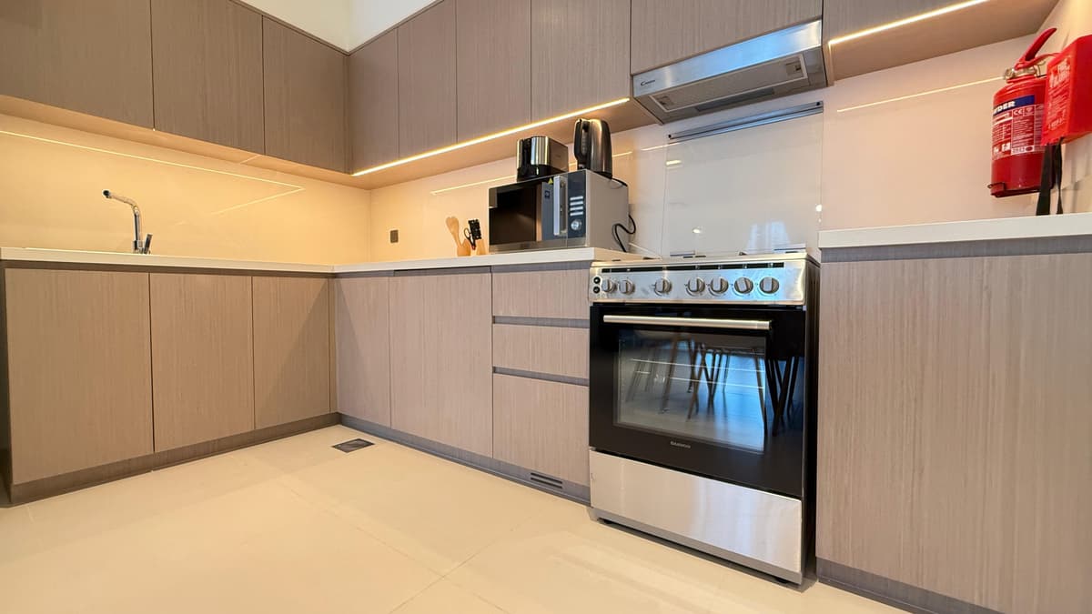 Dubai luxury property listing - Photo 2