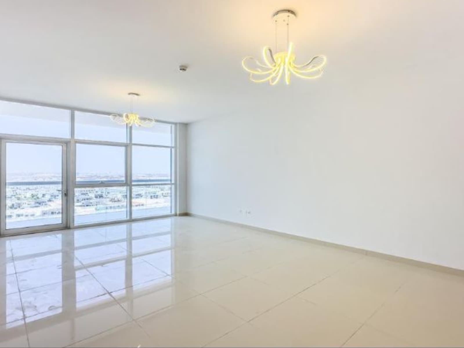 Generous Layout | Waterfront Living | Ready for Sale - Business Bay Dubai property