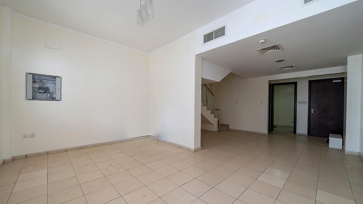 Dubai luxury property listing - Photo 2