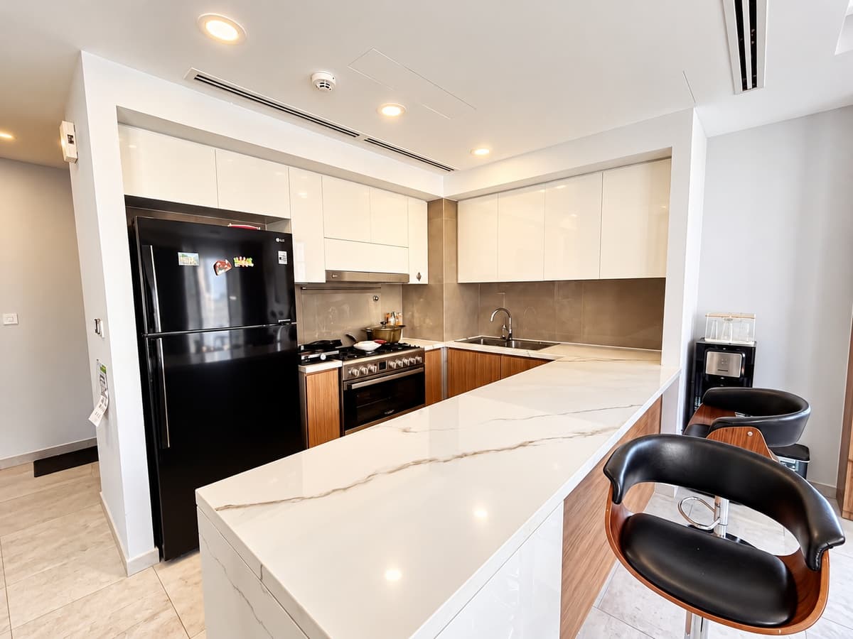 Dubai luxury property listing - Photo 2