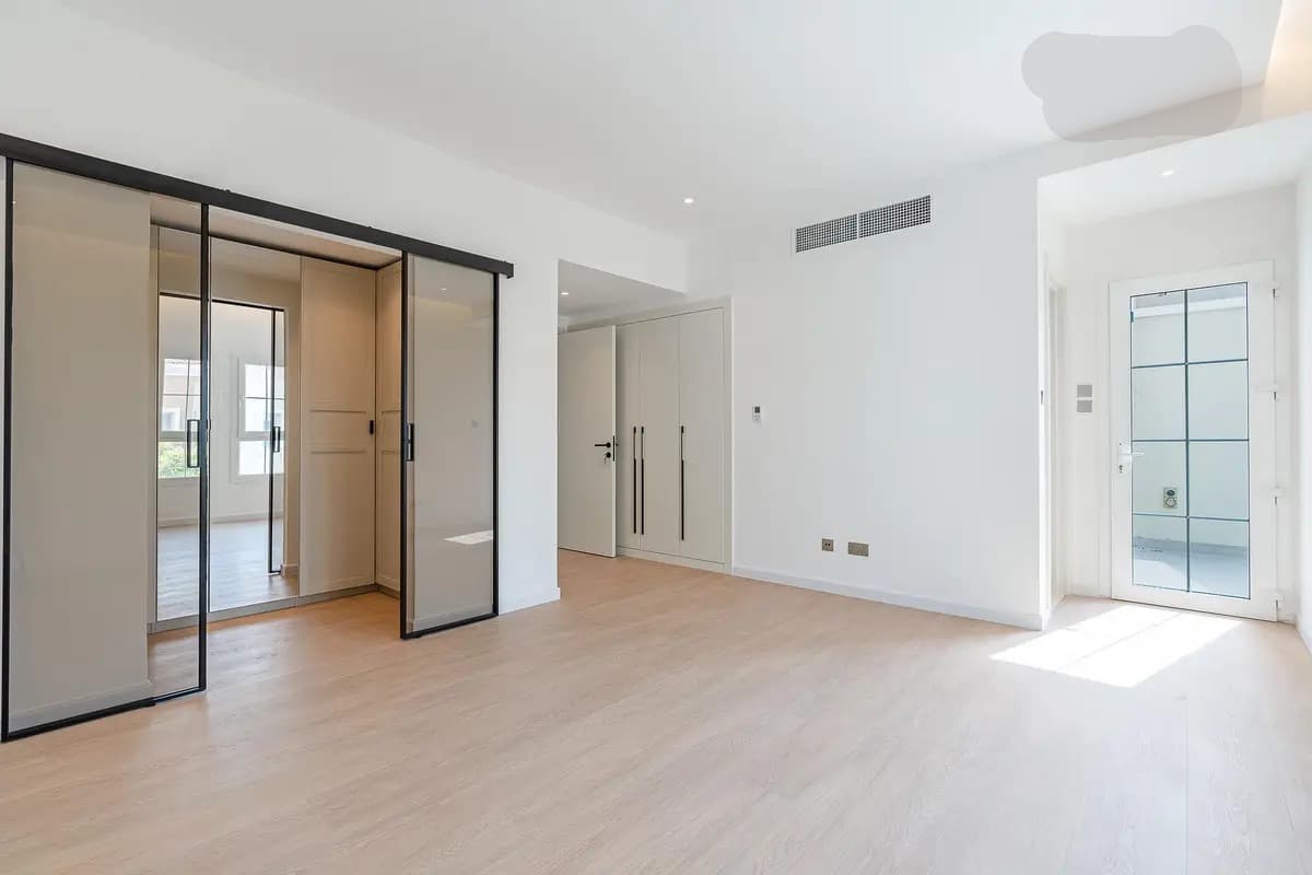 Dubai luxury property listing - Photo 2