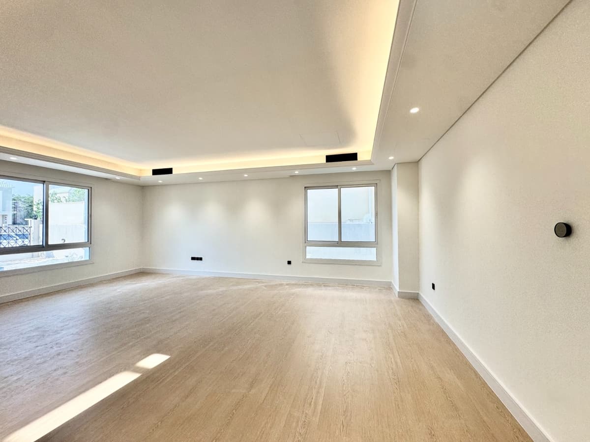 Dubai luxury property listing - Photo 2