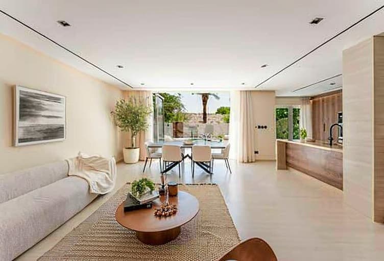 Dubai luxury property listing - Photo 4
