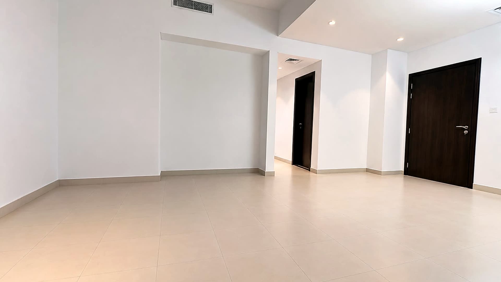 Huge Balcony | Open Road View | Premium Finishes - Dubai Production City Dubai property