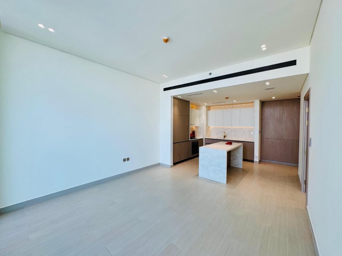 Dubai luxury property listing - Photo 2