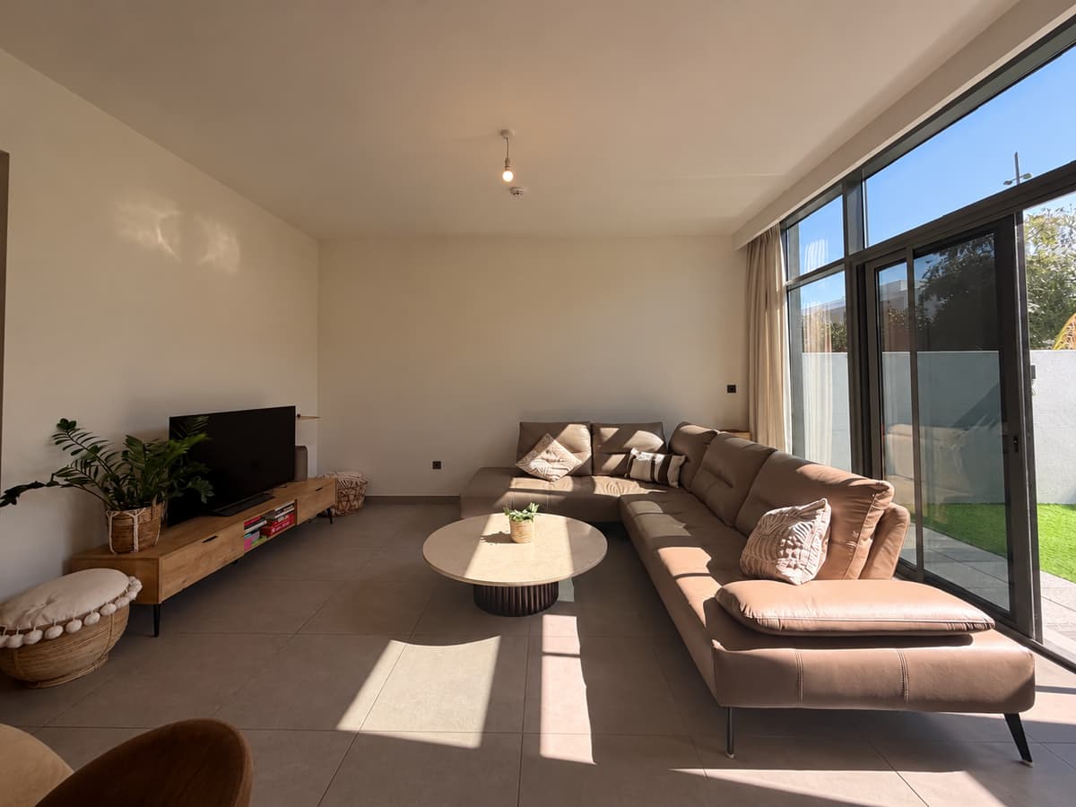 Dubai luxury property listing - Photo 1
