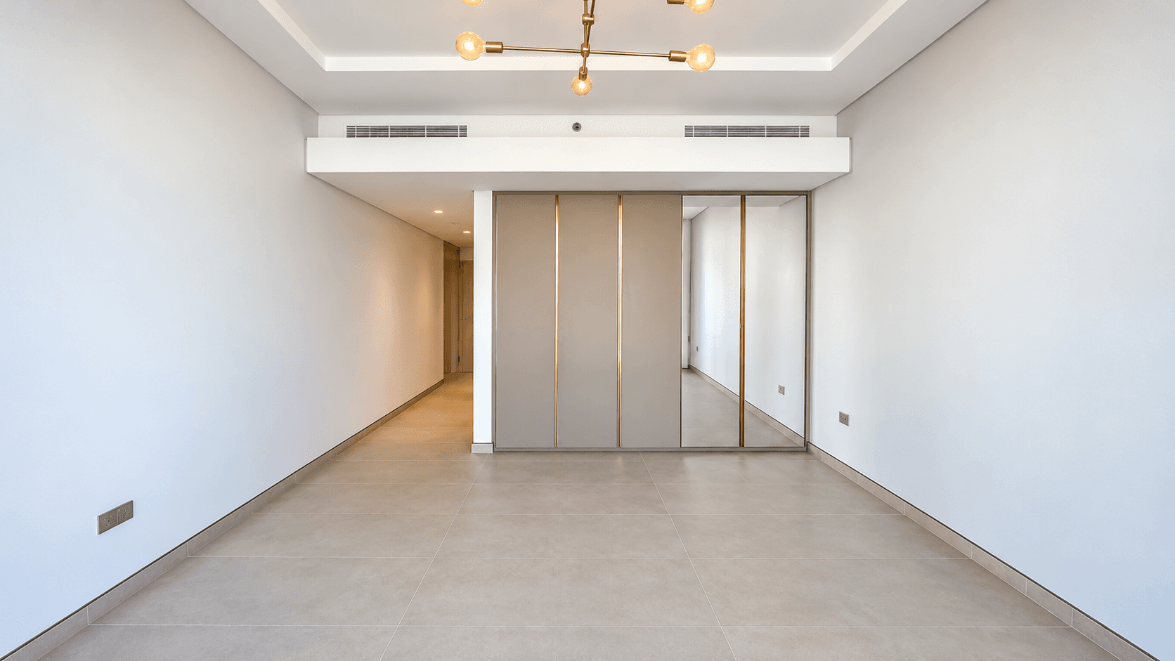 Huge Balcony | High Floor | Central Air conditioning - Jumeirah Lake Towers Dubai property