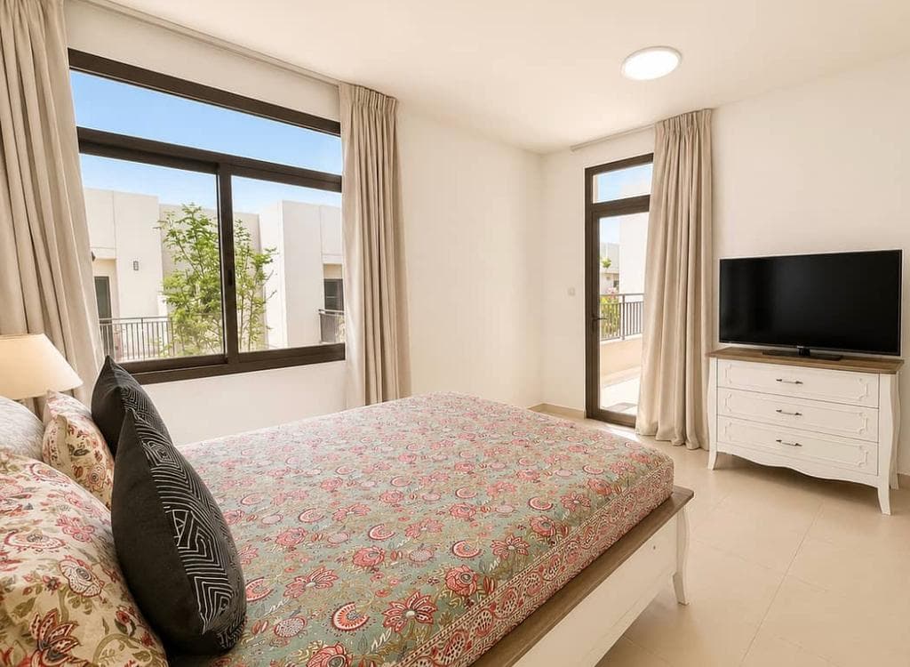 Dubai luxury property listing - Photo 2