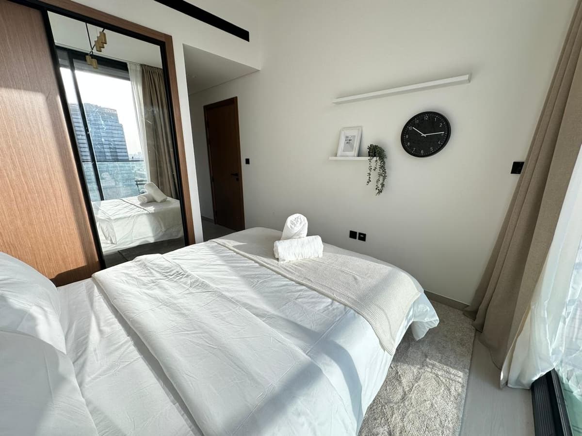 Dubai luxury property listing - Photo 2