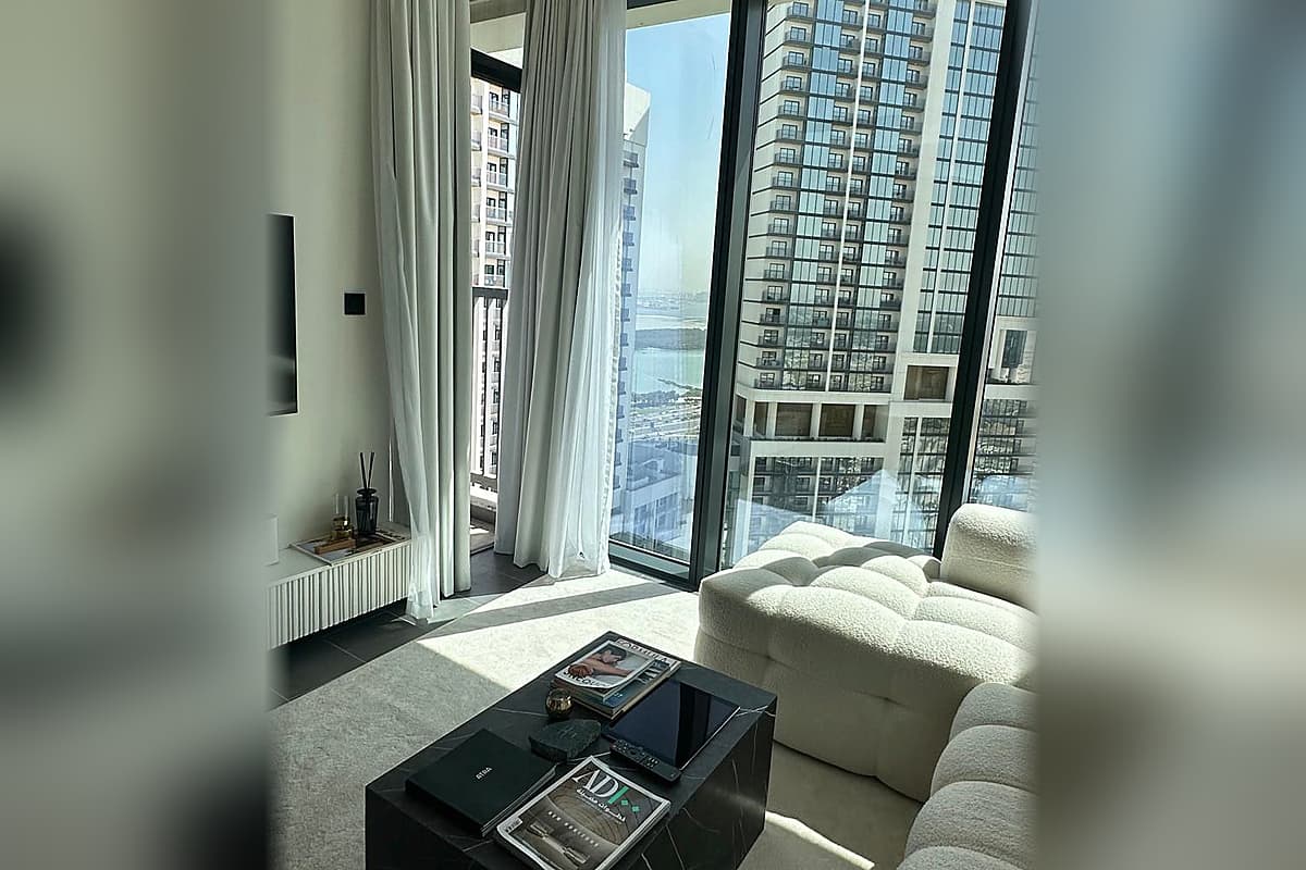 Dubai luxury property listing - Photo 2
