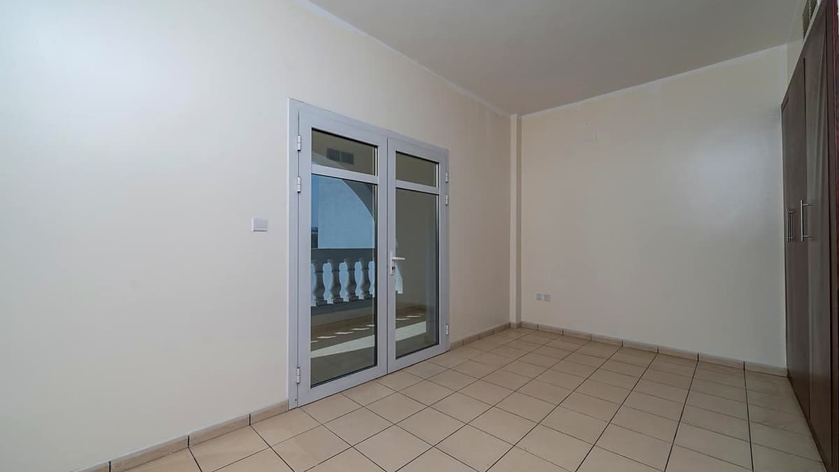 Dubai luxury property listing - Photo 3