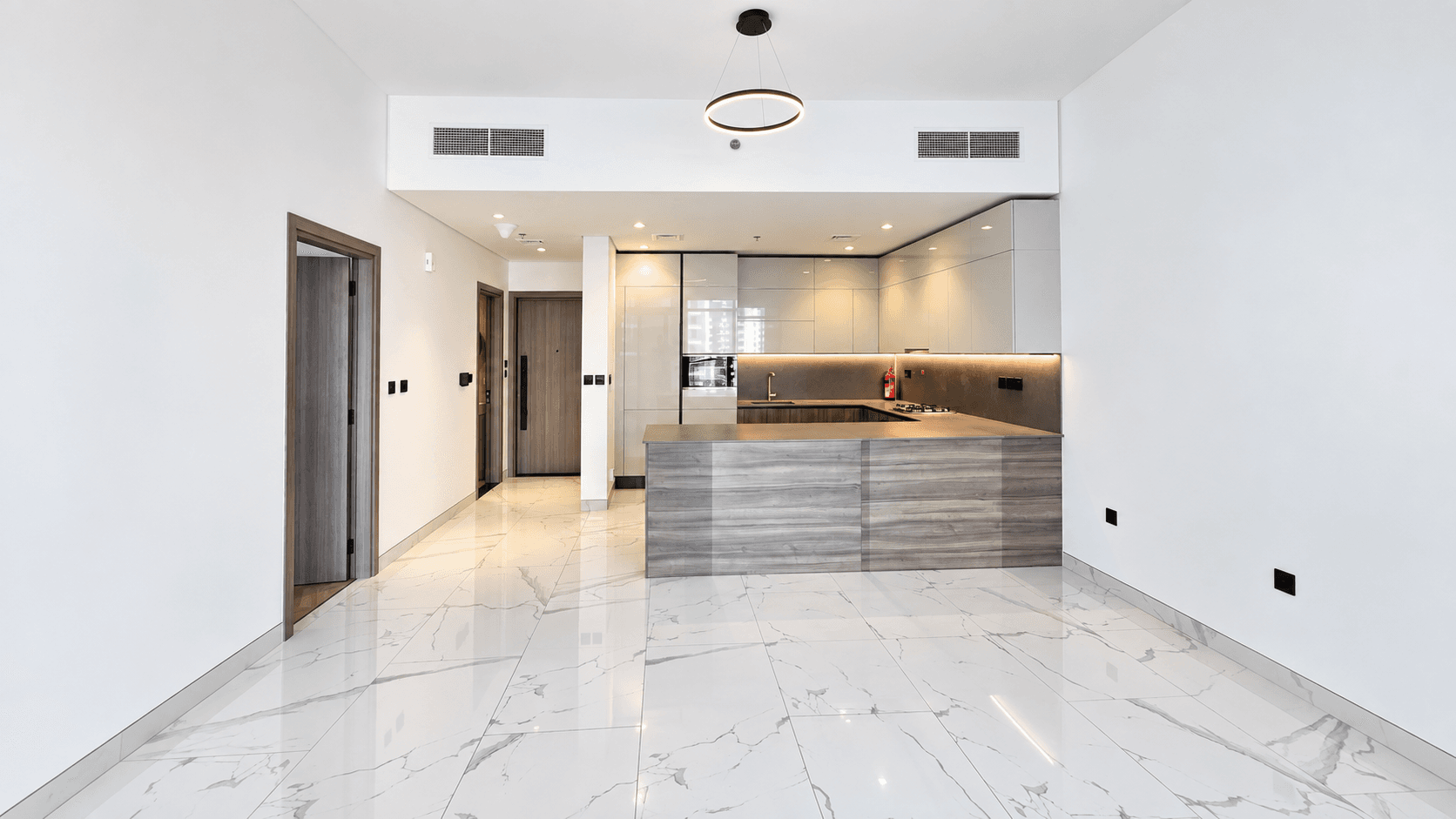Spacious layout | Prime location | Desired Amenities - Business Bay Dubai property