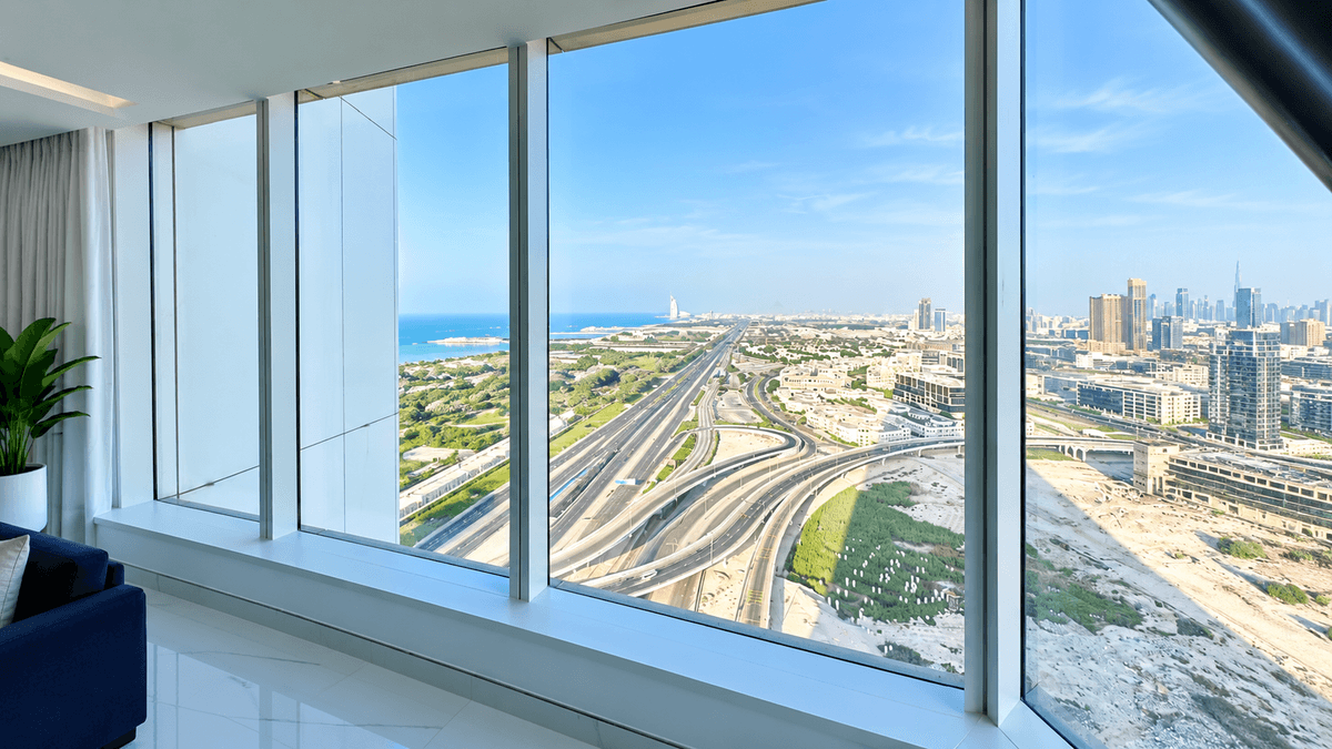 Dubai luxury property listing - Photo 4