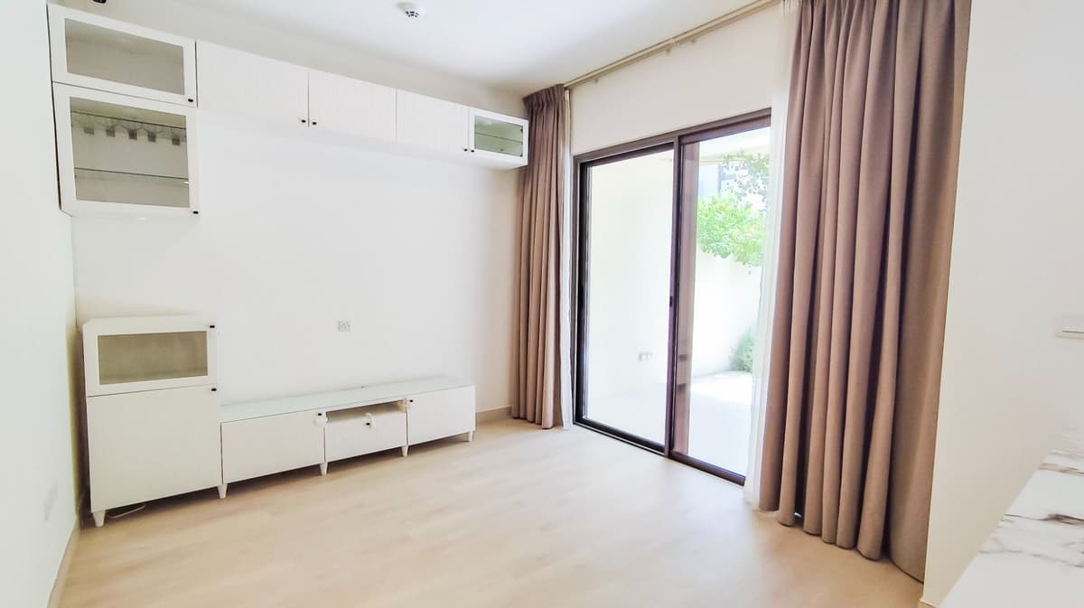 Dubai luxury property listing - Photo 1