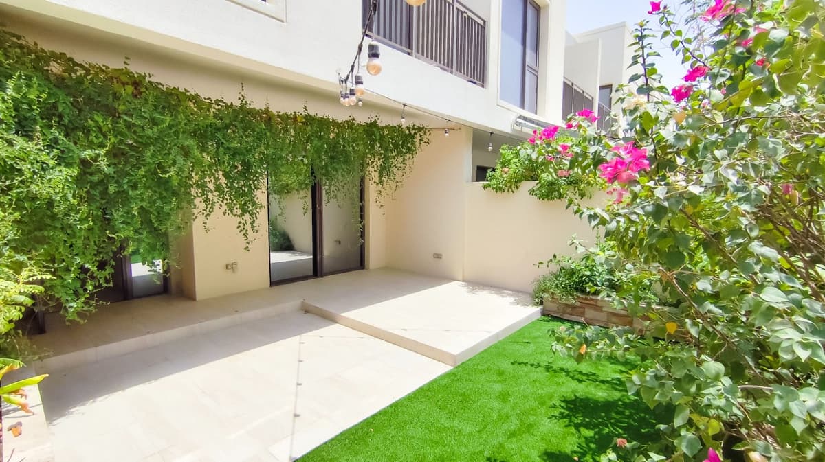 Dubai luxury property listing - Photo 3
