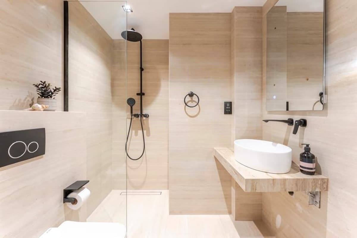 Dubai luxury property listing - Photo 3