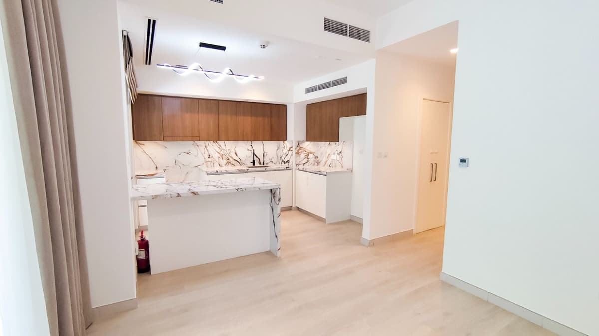 Dubai luxury property listing - Photo 2