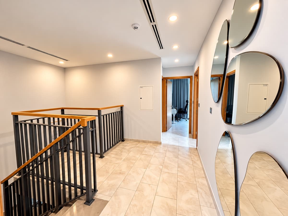 Dubai luxury property listing - Photo 3