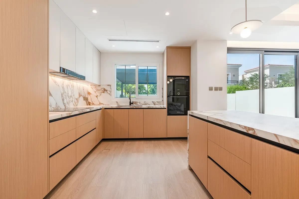 Dubai luxury property listing - Photo 5