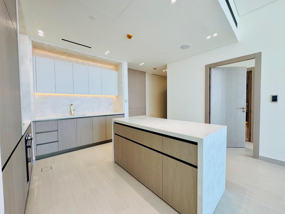 Dubai luxury property listing - Photo 5