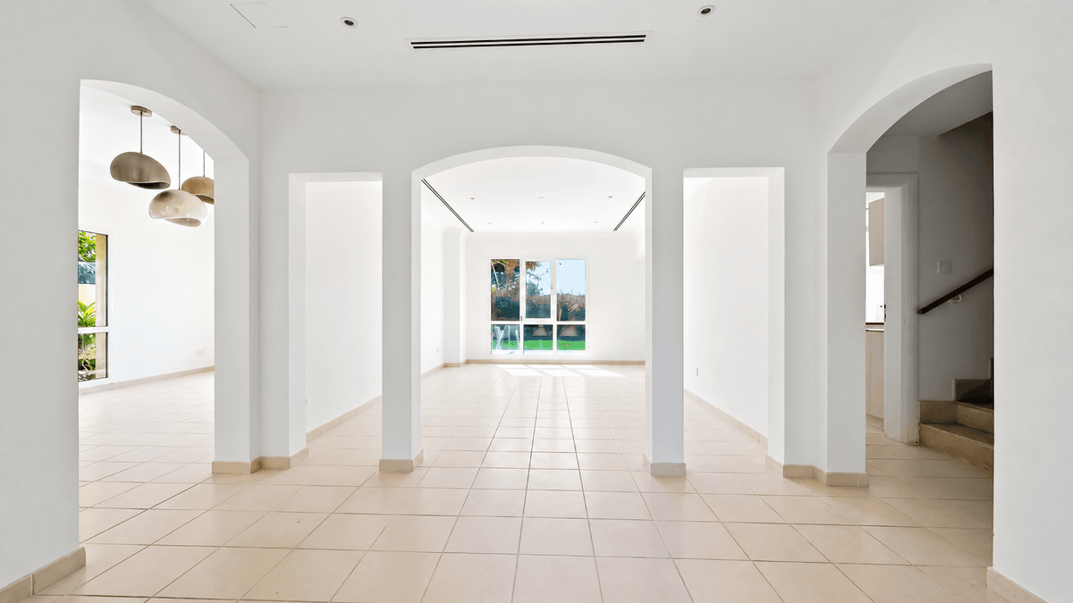 Dubai luxury property listing - Photo 3