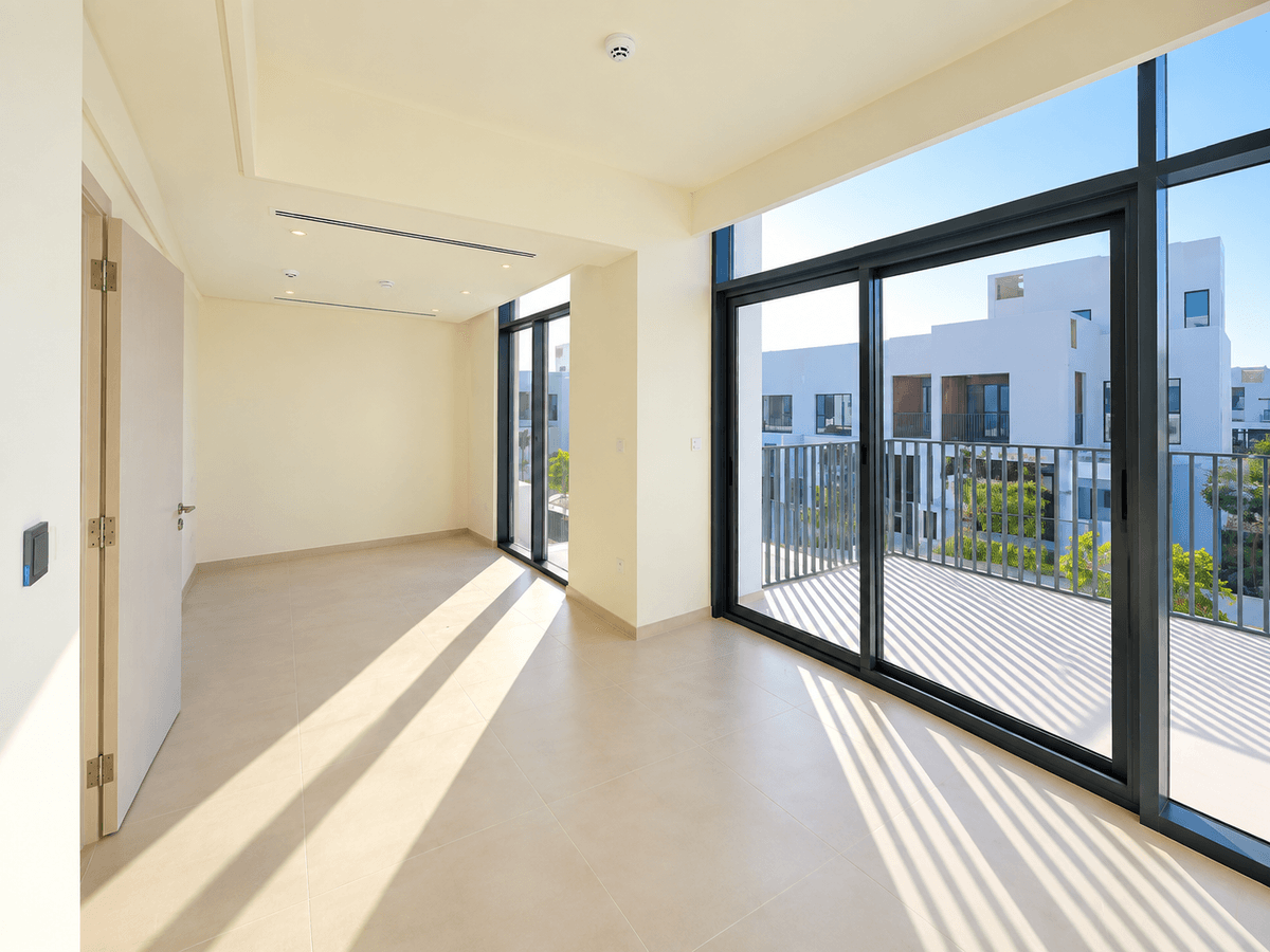 Dubai luxury property listing - Photo 2