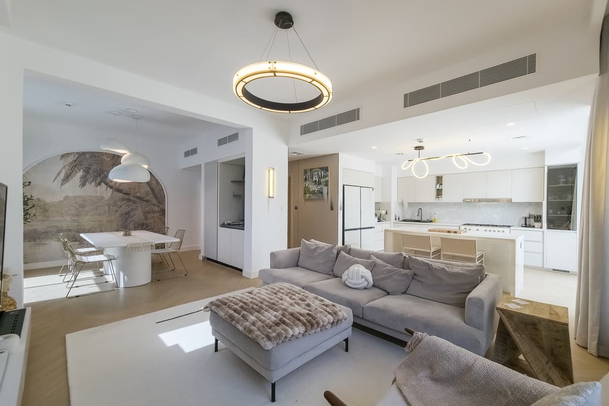 Dubai luxury property listing - Photo 1